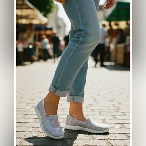 Skechers Women's Reggae Fest-Wicker Loafer Flat slip on size 7